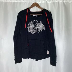 1266. Women's Chicago Blackhawks Pullover Hoodie Size Large EUC